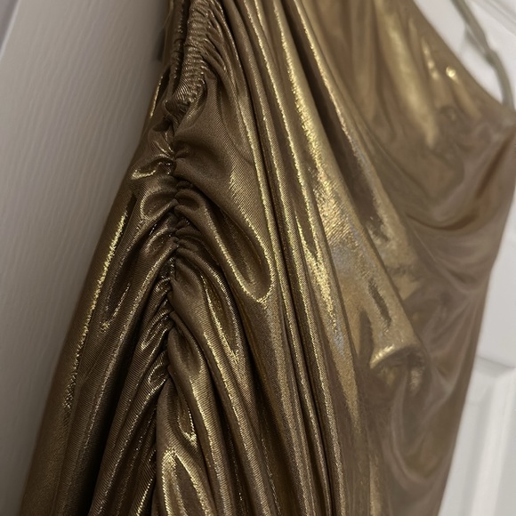 Norma Kamali One Shoulder Sunburst Gown in gold - Picture 4 of 4